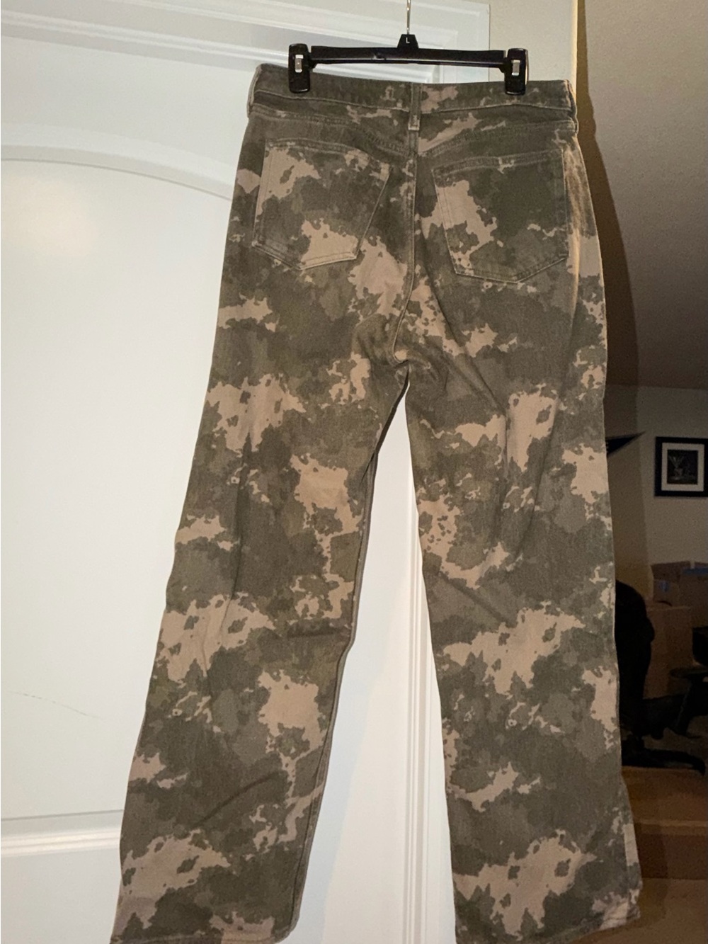 Abercrombie & Fitch women’s Camo Cargo Pants - Picture 2 of 3